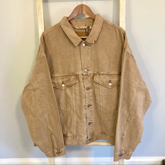 Levi's Other - Levi’s Stay Loose denim jacket